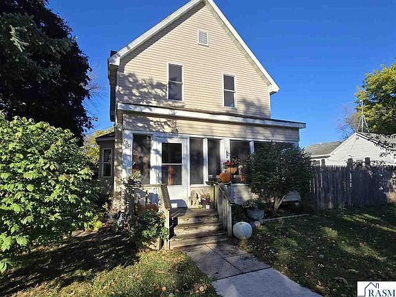 2nd image of 100 Summit Ave