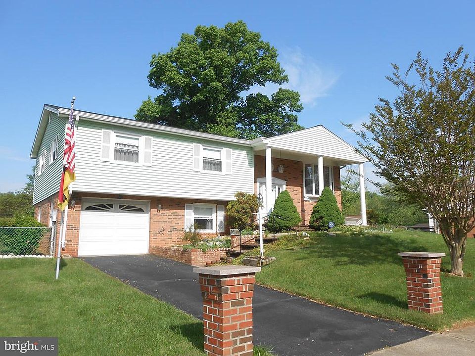 Well Maintained 4 BR 2.5 BA Home