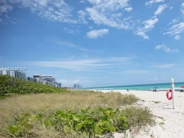 8250 Byron Ave APT 404, Miami Beach, FL 33141