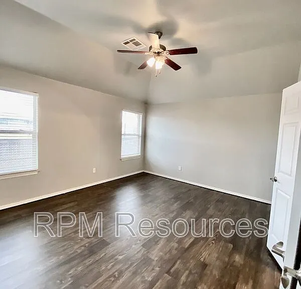 3708 New London Ave — Photo 9