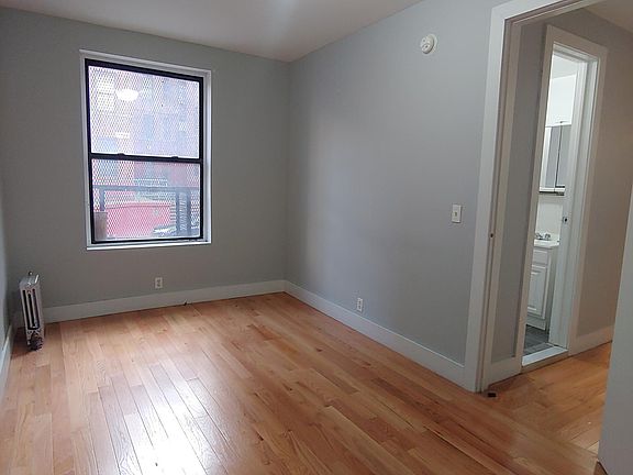 4th image of 214 E 168th St APT 6