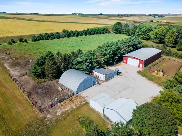 1631 Nathen Bethel Ave, Independence, IA 50644