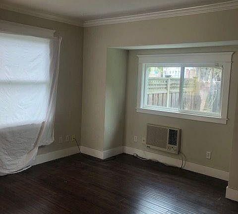4th image of 575 Calvados Ave