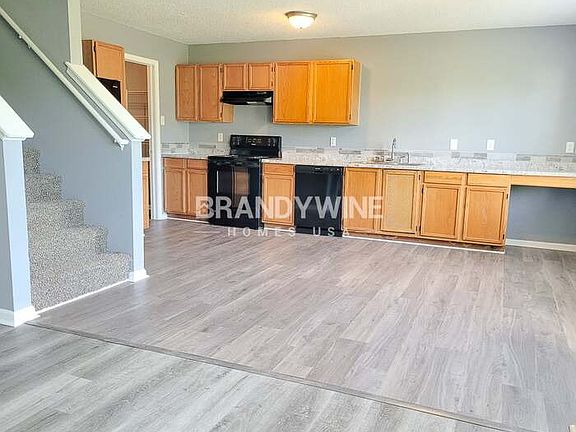 4th image of 10756 Glenayr Dr