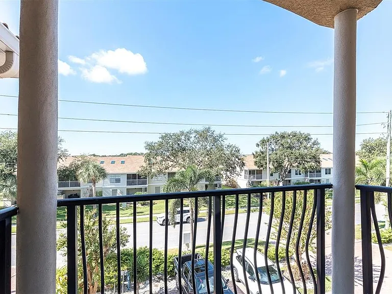 300 Capri Blvd #6 — Photo 20