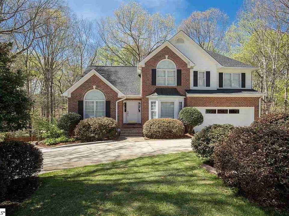 1st image of 107 Hickory Hill Ln