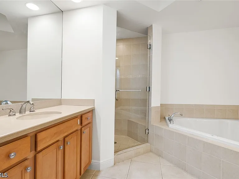 2090 W 1st St #810 — Photo 18