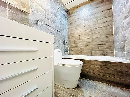 Rented by GROOME REALTY LLC | media 27