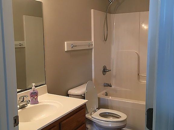 4th image of 134 Lincoln Dr