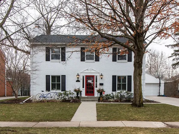 2936 Hall St SE, East Grand Rapids, MI 49506