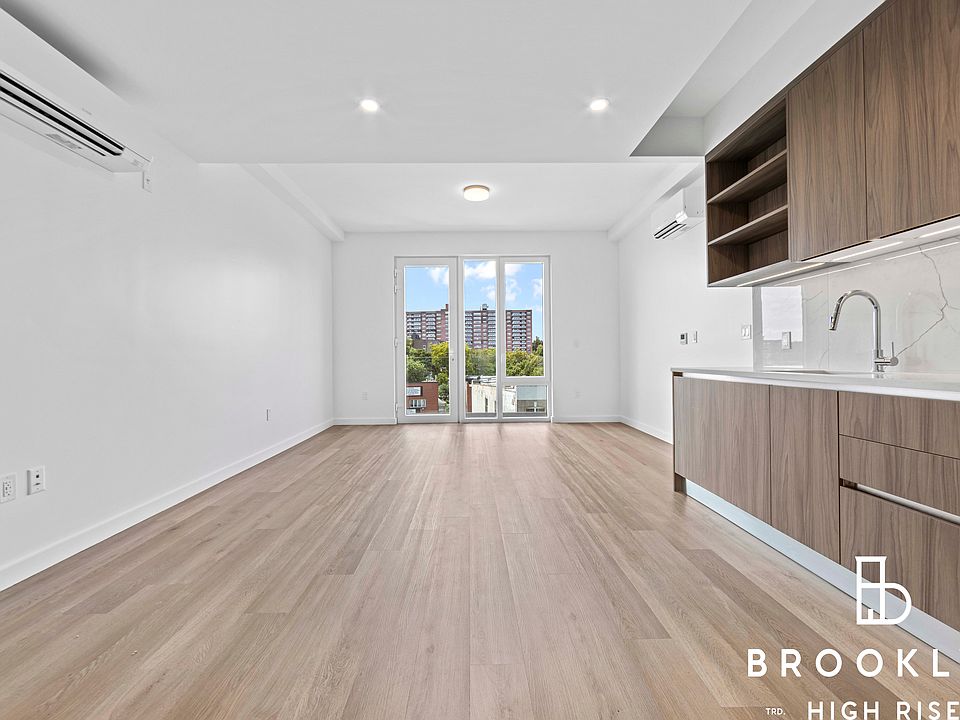 1st image of 50 E 10th St #534