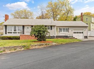 16 Juniper St, Lowell, MA 01852