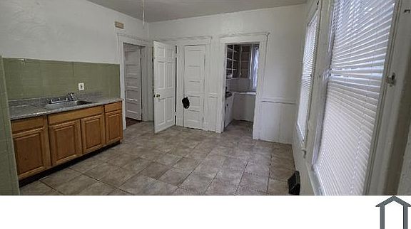 3rd image of 65 Oak Grove Ave #1