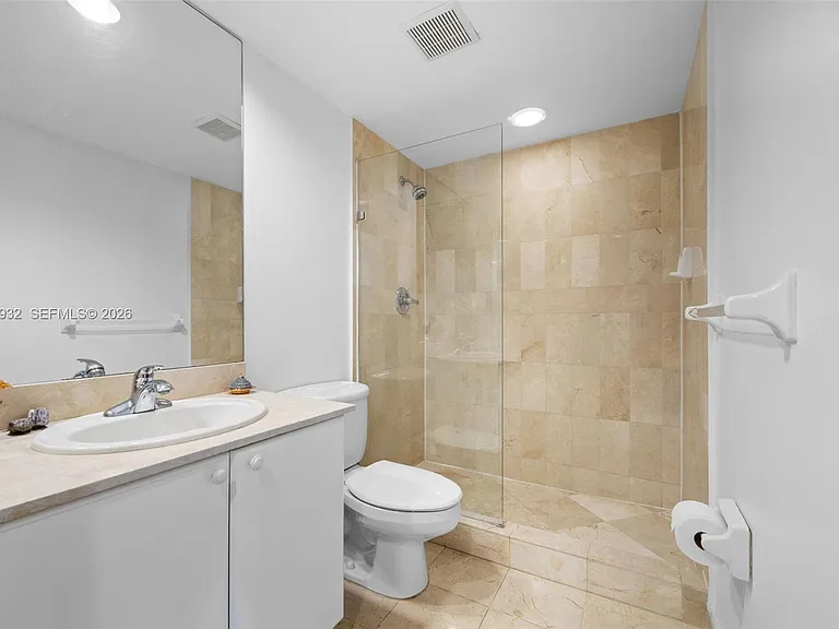 227 Michigan Ave #304 — Photo 10