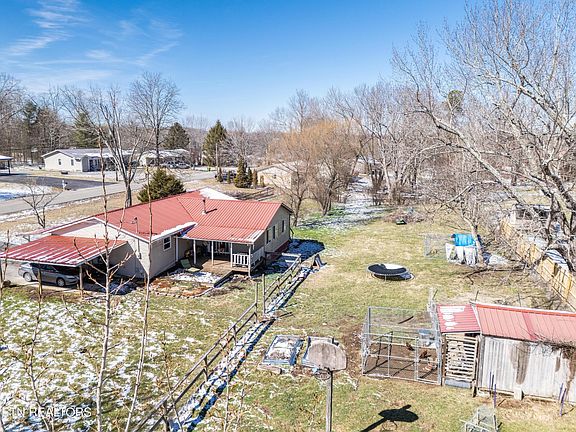 2nd image of 402 Lee Dr