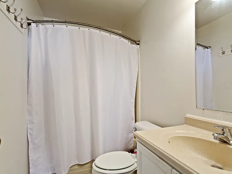 2305 Breakers Ct — Photo 8