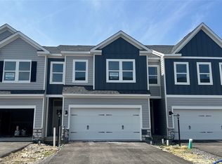 156 River Ridge Dr, Moon/crescent Township, PA 15108