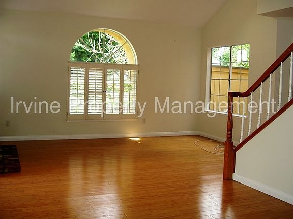 4th image of 54 Marbella Aisle