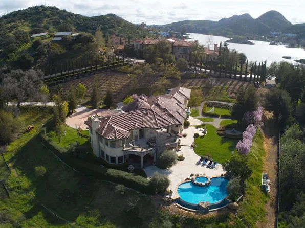 110 W Potrero Rd, Thousand Oaks, CA 91361