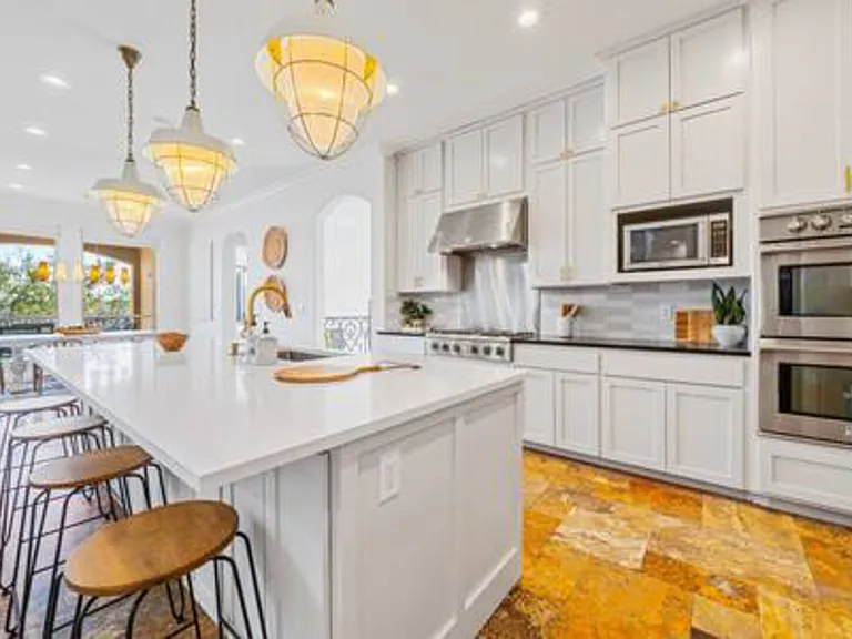 River Oaks Dr — Photo 14