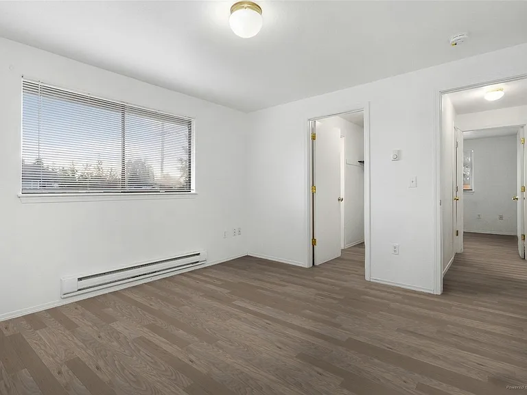 1121 S Woodlawn St #5 — Photo 8