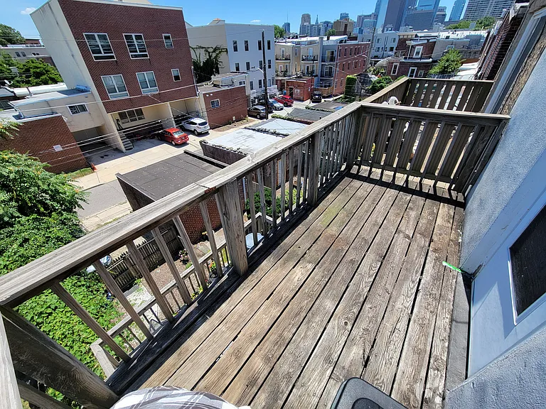 719 Corinthian Ave #3R — Photo 4