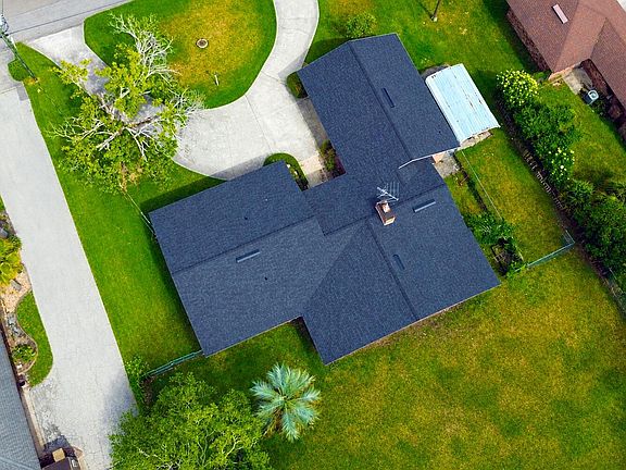 4th image of 7620 DUCLAY FOREST Drive W