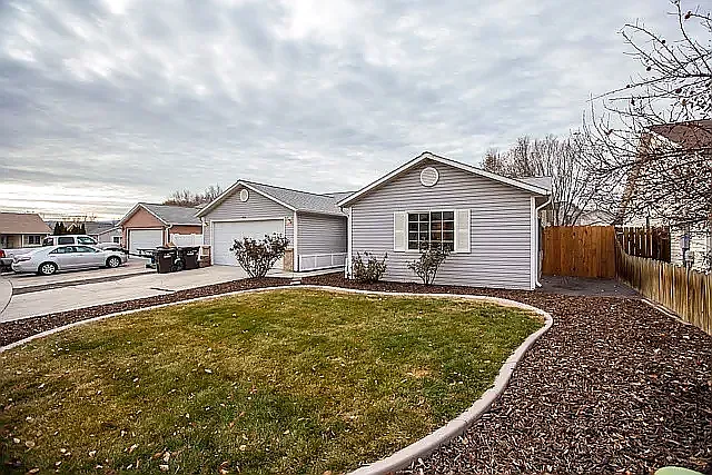 471 Gunnison Way — Photo 1