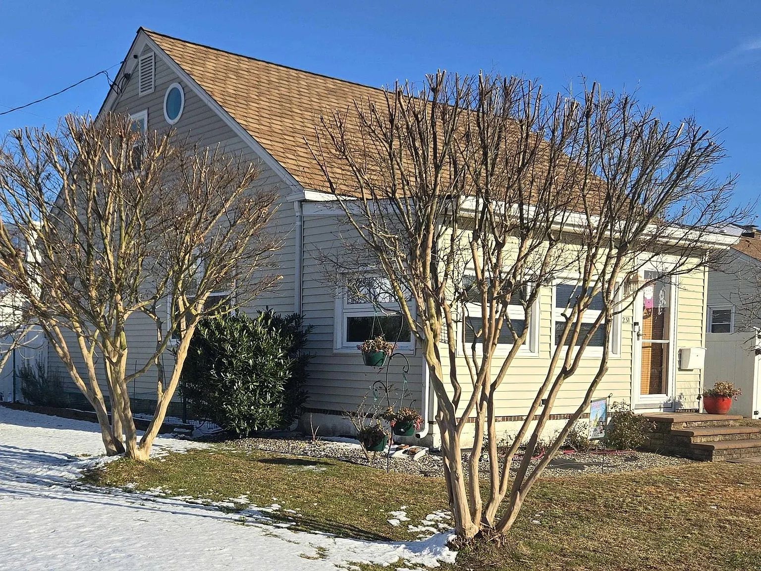 3 bed, 2.0 bath, $13,000 — Photo 1