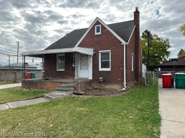 15852 Semrau Ave, Eastpointe, MI 48021