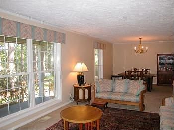 3rd image of 1182 Cambridge Dr