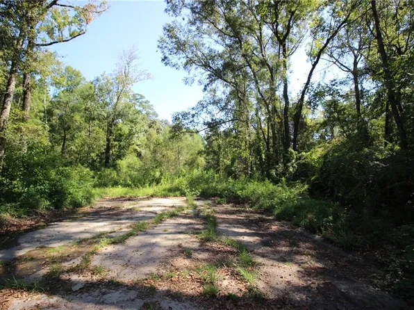 1028 Saint Peter Dr, Slidell, LA 70460