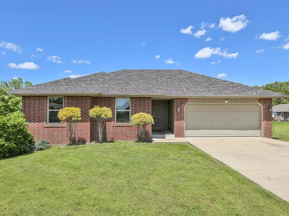 411 S Denver Place, Bolivar, MO 65613