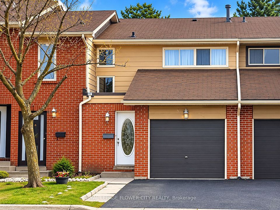 1st image of 5 Foster Cres #5