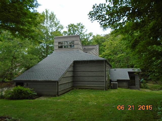 1st image of 555 Retreat Ln N