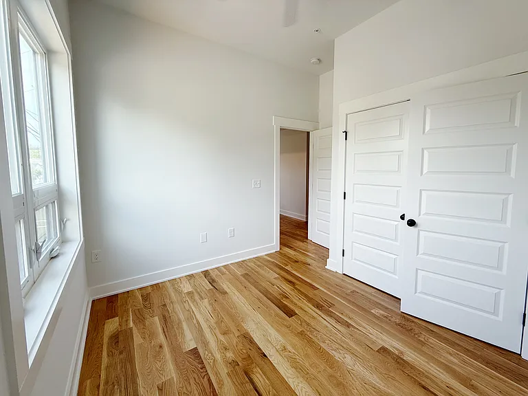 720 Castle St #303 — Photo 5