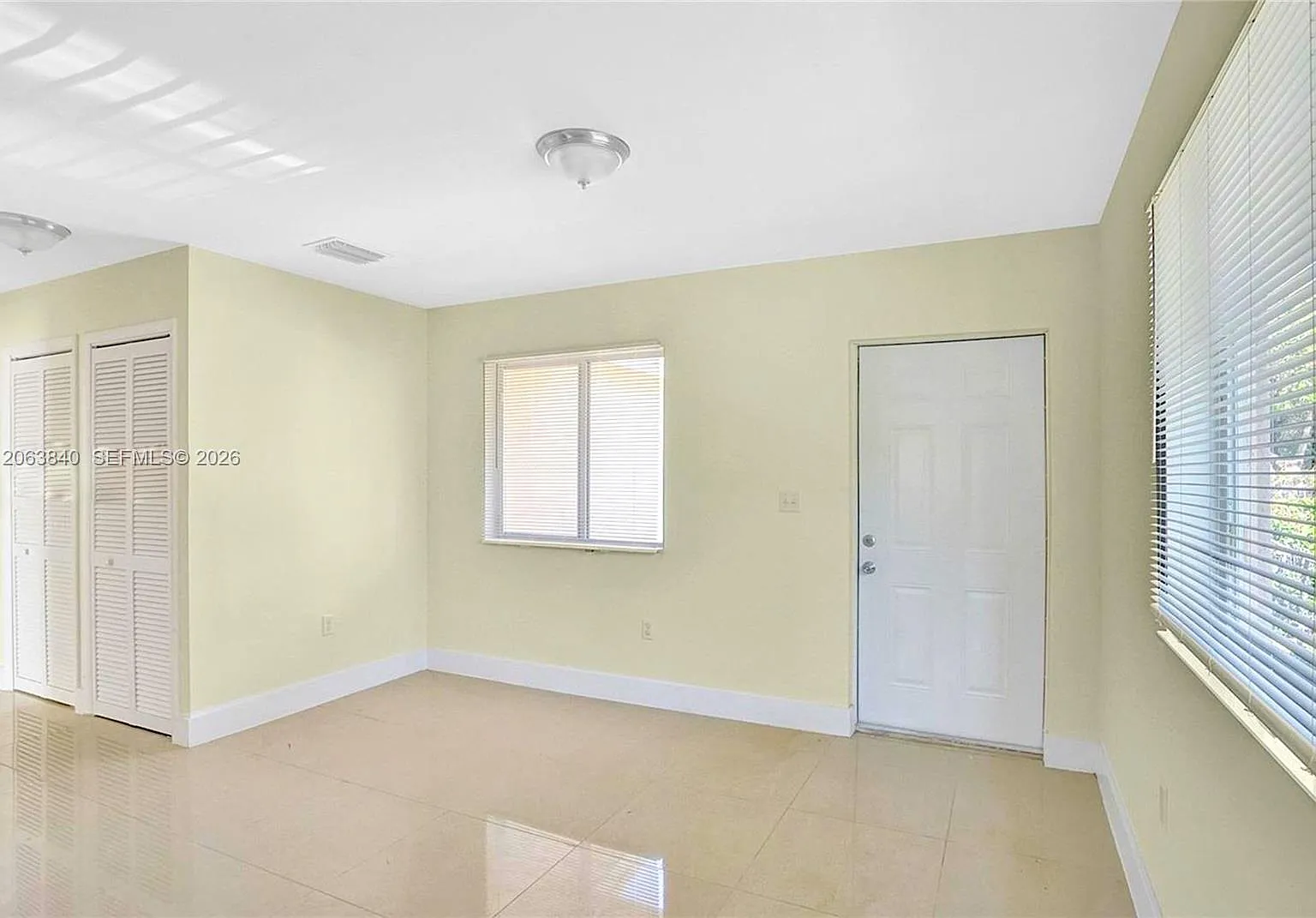 3 bed, 2.0 bath, 2002 sqft, $2,500 — Photo 4