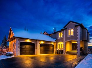 33 N Discovery Rise SW, Calgary, AB T3H 4N6