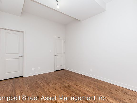 3rd image of 1008-12 W 18th Pl Unit 302