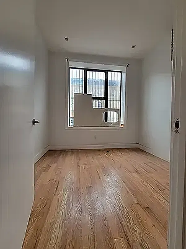 633 Wilson Avenue — Photo 3