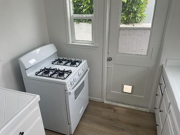 4th image of 415 W Alameda Ave #421A