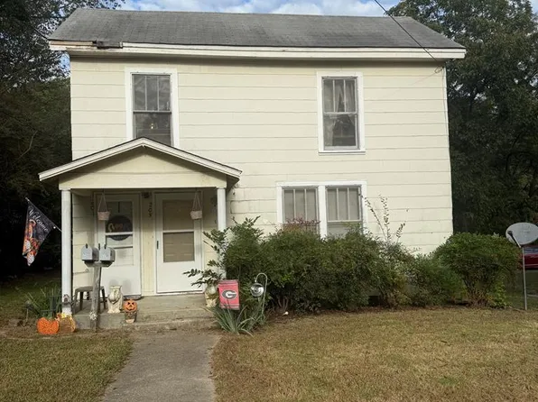 205 N Brunswick Ave, South Hill, VA 23970