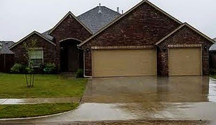 1st image of 704 S Silver Leaf Dr