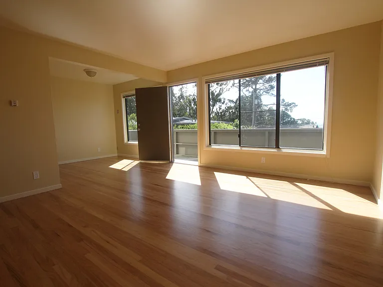 1527 Pershing Dr #A — Photo 2