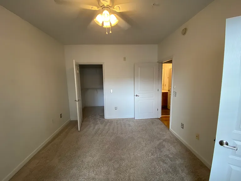 3000 Vanderbilt Pl #320 — Photo 11