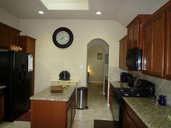 4th image of 9015 Breezeloch Dr