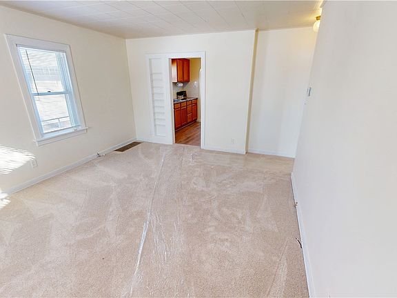 2nd image of 945 Minota Ave