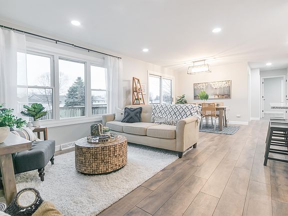 5th image of 517 Gold Coast Ln