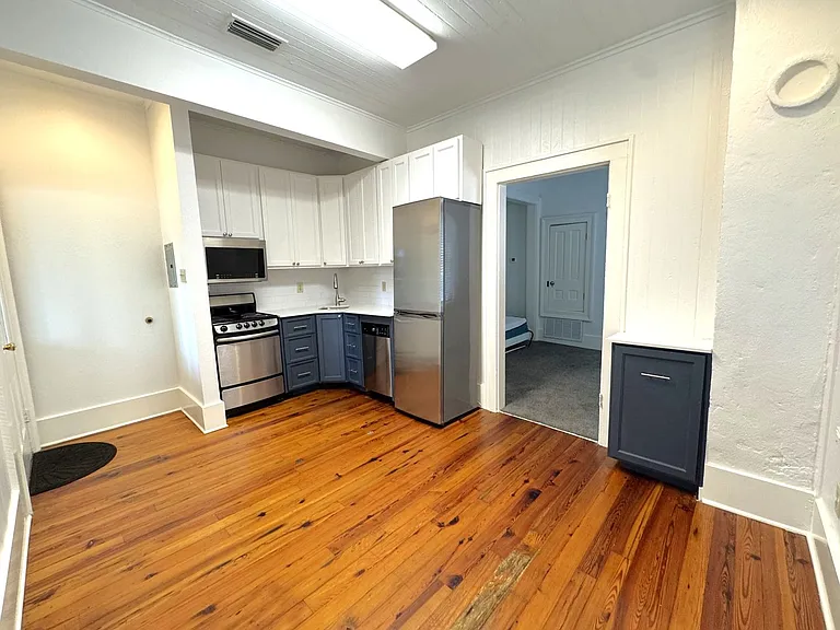 808 Dauphin St #C — Photo 6