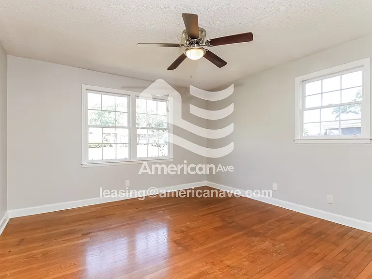 3931_011_bedroom_11.jpg